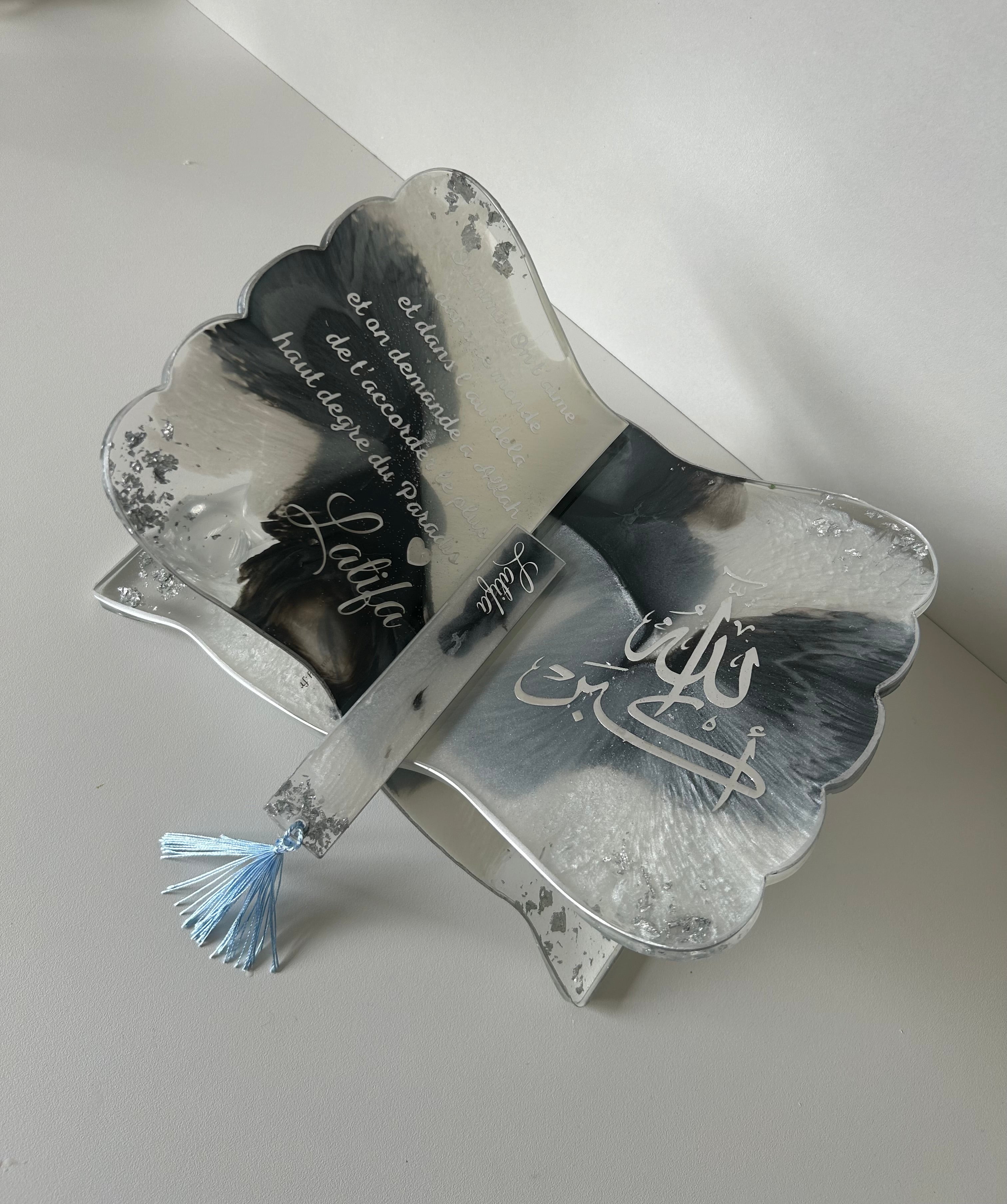 Le Support de Coran – { Noir et Blanc  }