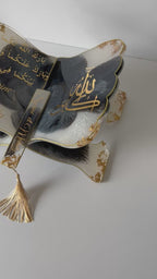 Le Support de Coran – { Noir et Blanc  }